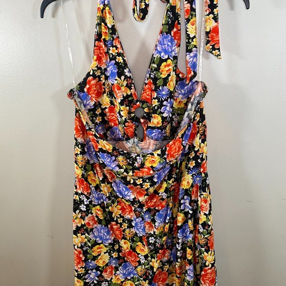 Floral Halter Jumpsuit - Picture 2 of 5